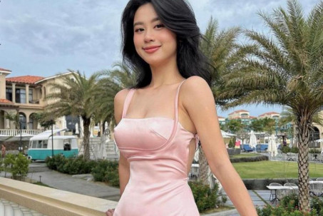 "Hot girl tạp hoá hot nhất Thanh Hoá" mặc váy lụa dính người đẹp nuột nà phát mê