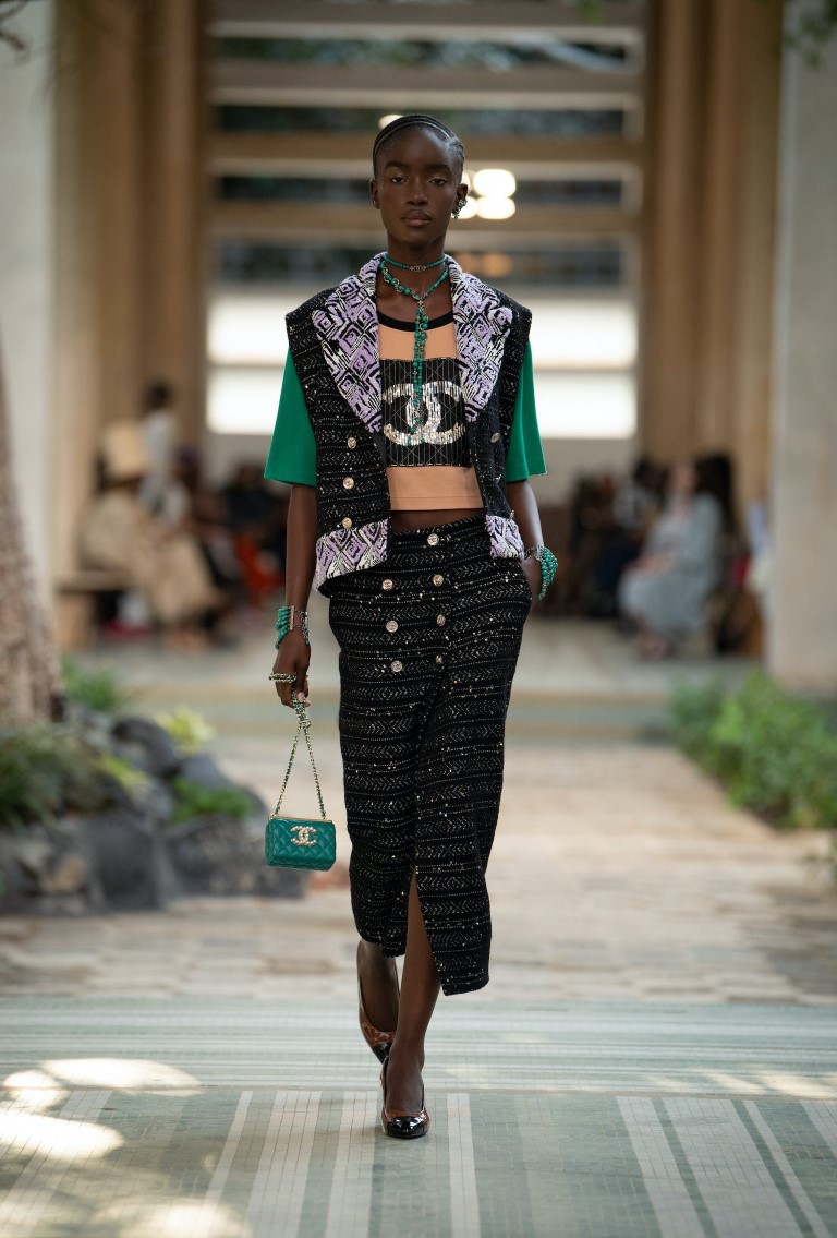Ngắm vẻ lộng lẫy nức lòng người hâm mộ của Chanel Métiers D'Art Show 2022 - 4