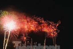 Tin tức trong ngày - Mãn nhãn với màn pháo hoa trong khuôn khổ Triển lãm Quốc phòng quốc tế Việt Nam 2022