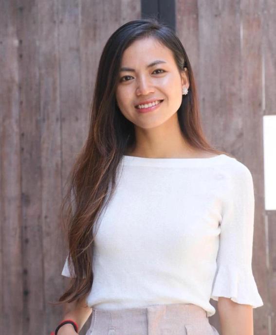 Cô bé nhặt rác đổi đời chỉ nhờ một nụ cười: Cuộc sống đáng ngưỡng mộ sau 15 năm nỗ lực - 7