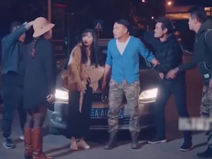 Clip hài hước - Bị bắt quả tang cặp bồ và màn "tẩy trắng" bá đạo của ông chồng