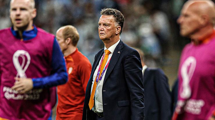 Van Gaal lần thứ 2 cùng tuyển Hà Lan rời World Cup vì thua loạt luân lưu