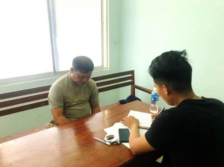 Đặng Văn Vinh khai nhận hành vi tại cơ quan Công an.  Ảnh : CA Ninh Thuận.