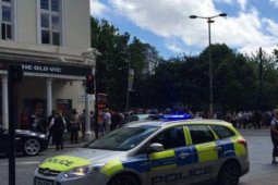 Phim - Sao phim Star Wars sơ tán khẩn vì dọa đánh bom