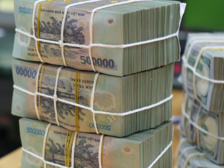 Kinh doanh - Nóng tuần qua: Lãi tiết kiệm đạt đỉnh mới, bất ngờ mức lãi suất kì hạn 6 tháng