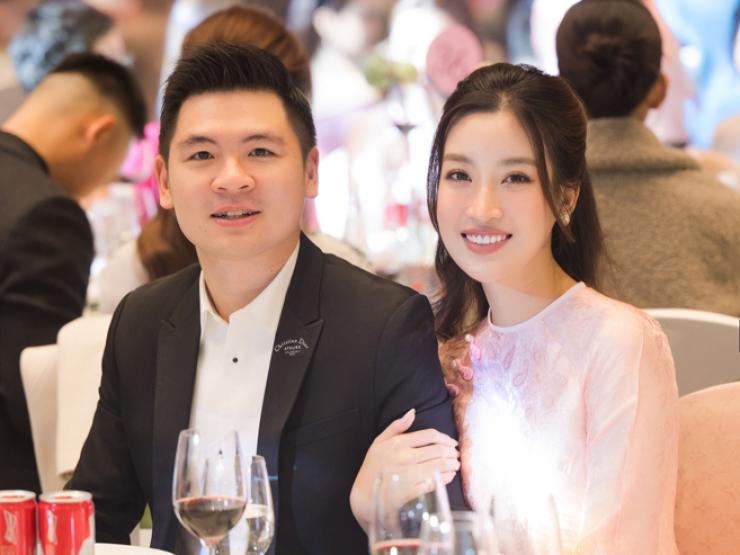 Đời sống Showbiz - Đỗ Mỹ Linh và chồng Chủ tịch HN FC hiếm hoi sánh đôi công khai