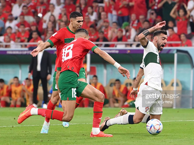 Tranh cãi Bồ Đào Nha mất 3 quả phạt đền trước Morocco, trọng tài có thiên vị?