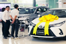 Thị trường - Tiêu dùng - Nóng tuần qua: Loạt ô tô giảm giá mạnh từ vài chục triệu đến cả trăm triệu đồng vào dịp cuối năm