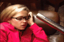 Tranh vui - "Ngủ không phòng thủ" và những màn đánh thức khiến bao người hoang mang