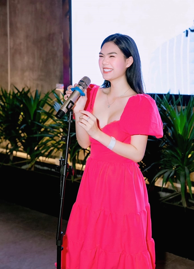 Ngoài đóng phim, Lê Ngọc Trinh còn kinh doanh, làm gương mặt đại diện cho nhiều nhãn hàng... Nhờ vậy cô có thu nhập ổn định, sống thoải mái, sung túc.
