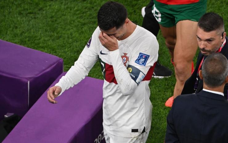 Ronaldo nói gì sau khi bị loại khỏi World Cup 2022, vẫn mơ cúp vàng 4 năm nữa? - 1