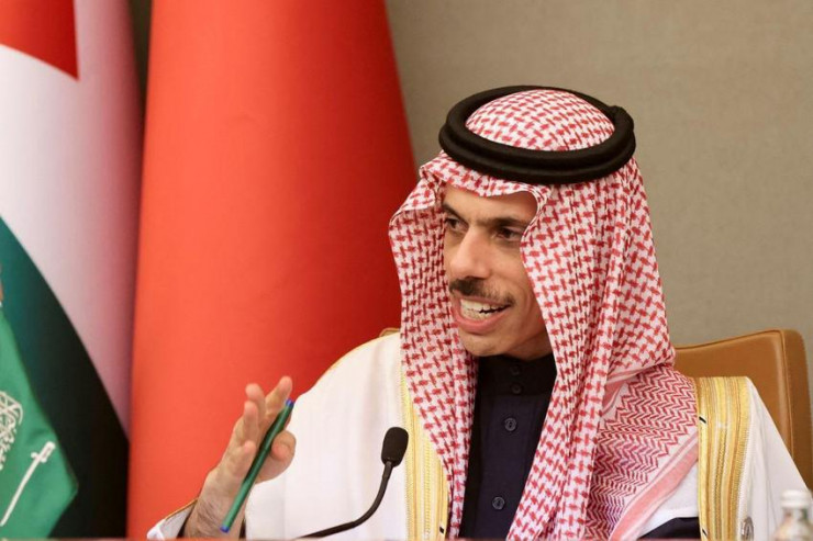 Ngoại trưởng Saudi Arabia - Hoàng thân Faisal bin Farhan Al Saud tại Hội nghị thượng đỉnh vùng Vịnh ở thủ đô Riyadh (Saudi Arabia) ngày 9-12. Ảnh: REUTERS