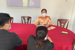 Tin tức trong ngày - Từ clip trên mạng, CSGT lập biên bản tài xế xe buýt vượt đèn đỏ ở TP.HCM