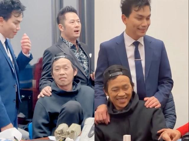 Đời sống Showbiz - Hoài Linh gầy xọp, tiều tụy khi ngồi cạnh Mạc Văn Khoa, đứng với Mạnh Quỳnh trông khắc khổ dù chênh 2 tuổi