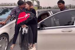 Đời sống Showbiz - Lộc Fuho mua Maybach 17 tỉ tặng vợ dịp sinh nhật?