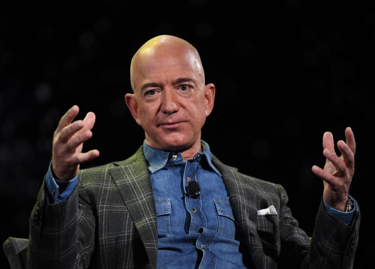 Tỷ phú Jeff Bezos tính mua lại MU