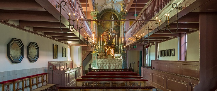 Nhà thờ bí mật ẩn giấu trên căn gác mái ở Amsterdam - 1