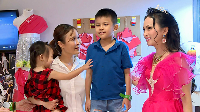 "Nữ ca sĩ tỷ phú" xuất hiện trong chương trình