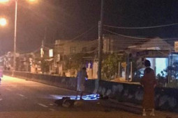Tin tức trong ngày - 2 thanh niên tử vong sát nơi 2 vợ chồng bị xe tông chết cách đó 1 tuần