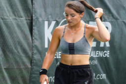 Thể thao - Nữ tay vợt xinh đẹp người Anh bị "trút căm hờn" dù đã thi đấu hết mình