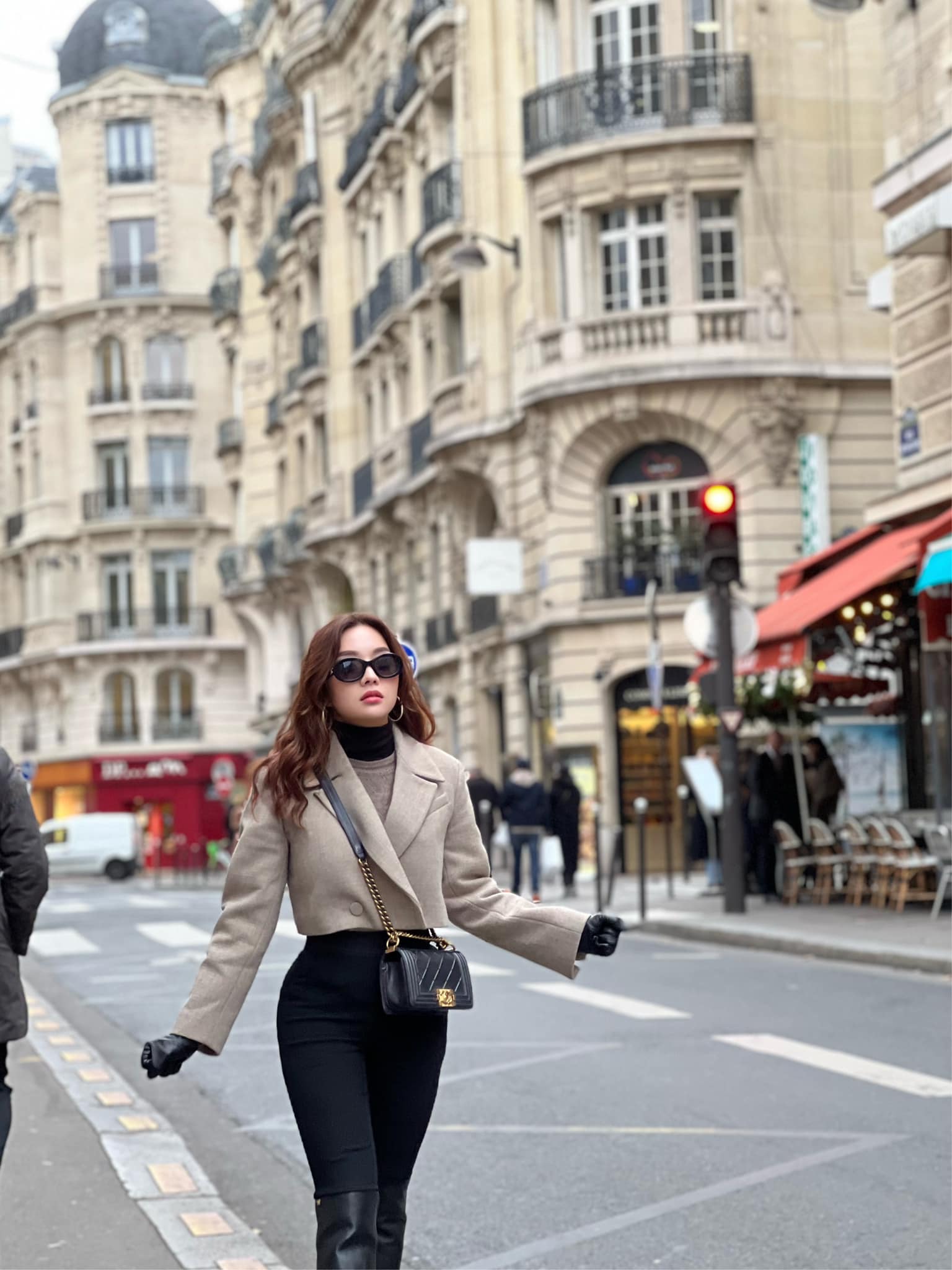 Đi du lịch cũng là một cách "refresh" bản thân sau những ngày làm việc căng thẳng, mệt mỏi.