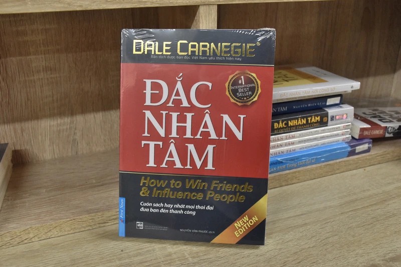 Chàng trai Việt được báo Nhật ca ngợi vì mở tiệm sách độc đáo - 2