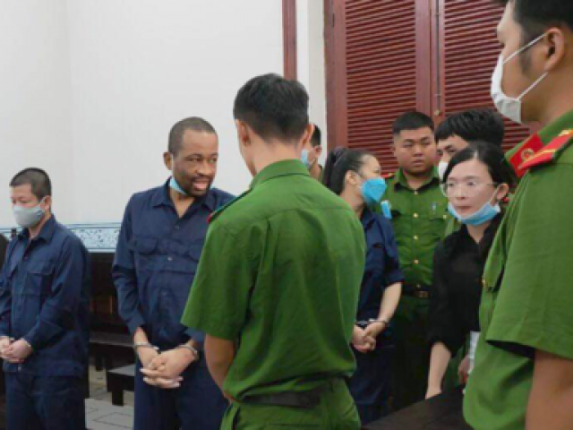 Pháp luật - Vụ án ‘âm mưu giả mạo công an cướp lượng lớn ma tuý’: 3 án tử hình