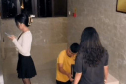 Bạn trẻ - Cuộc sống - Thanh niên bị bạn gái đánh túi bụi vì hành động khó chấp nhận trong lúc cầu hôn