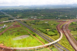 Kinh doanh - Cao tốc Dầu Giây - Phan Thiết: Báo cáo rất ổn, hiện trường ngổn ngang