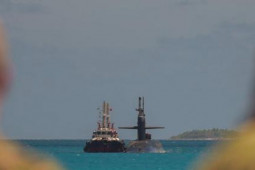Mỹ nhắn nhủ đối thủ với chuyến thăm cảng bất thường của tàu ngầm hạt nhân
