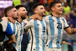 Bóng đá - Tin mới nhất bóng đá World Cup trưa 14/12: ĐT Argentina ăn mừng cà khịa Brazil