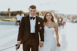 Làm đẹp - Vợ quyến rũ của "nam thần gác đền" tuyển Croatia Livakovic