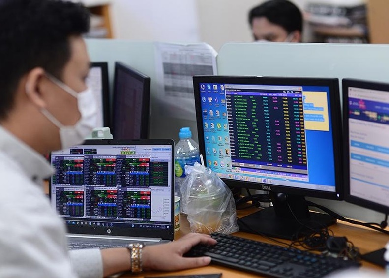 Thị trường chứng khoán Việt Nam diễn biến giằng co trong những phiên giao dịch gần đây