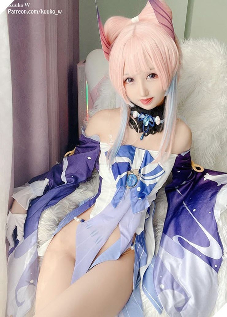 Bỏng mắt với những màn cosplay game Genshin Impact “thiếu vải” - 5