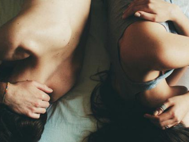 Bạn trẻ - Cuộc sống - Bí mật kinh khủng đằng sau người vợ lãnh cảm chuyện gối chăn, 13 năm lấy nhau số lần cho chồng "ân ái" đếm trên đầu ngón tay