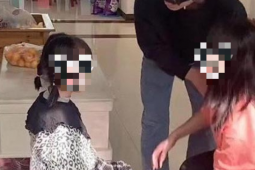 Bạn trẻ - Cuộc sống - Rửa chân cho con riêng của chồng, vợ không những không được cảm kích mà còn bị trách cứ