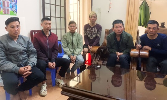 6 đối tượng gây rối trật tự công cộng bị công an phường 1, TP Đà Lạt tạm giữ.