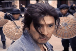 Phim - Chân Tử Đan bị chỉ trích vì "làm hư" Kiều Phong: Vừa cầm kiếm vừa đánh Vịnh Xuân Quyền