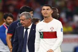 Nóng Bồ Đào Nha chính thức sa thải HLV Santos, mời Mourinho làm thầy Ronaldo
