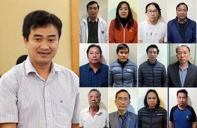 Nhiều cán bộ bị bắt trong vụ Việt Á
