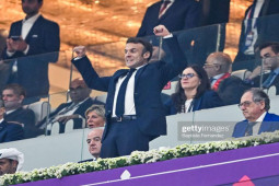 Trận Pháp thắng Morocco: Muôn vẻ biểu cảm của Tổng thống Macron