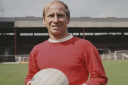 Sức khỏe đời sống - Căn bệnh huyền thoại bóng đá Anh, Sir Bobby Charlton mắc phải và những dấu hiệu cần biết