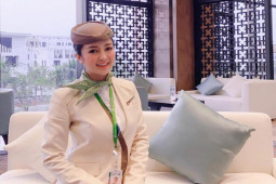 Làm đẹp - 2 mỹ nhân làng hàng không Việt nghỉ bay để kết hôn: Càng đẻ càng trẻ đẹp hơn xưa