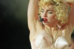 Thời trang - Những trang phục độc dị gây ấn tượng mạnh cho công chúng