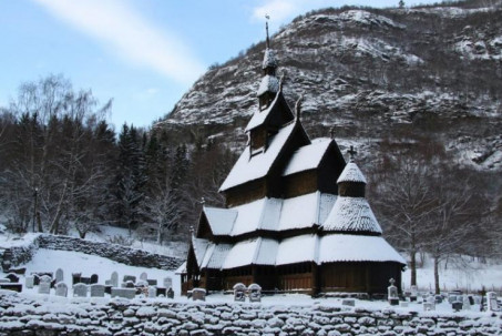 8 nhà thờ trang hoàng đón giáng sinh đẹp nhất thế giới