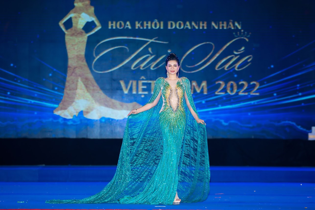 Lê Thu Hà đăng quang Hoa khôi Doanh nhân Tài sắc Việt Nam 2022 - 3