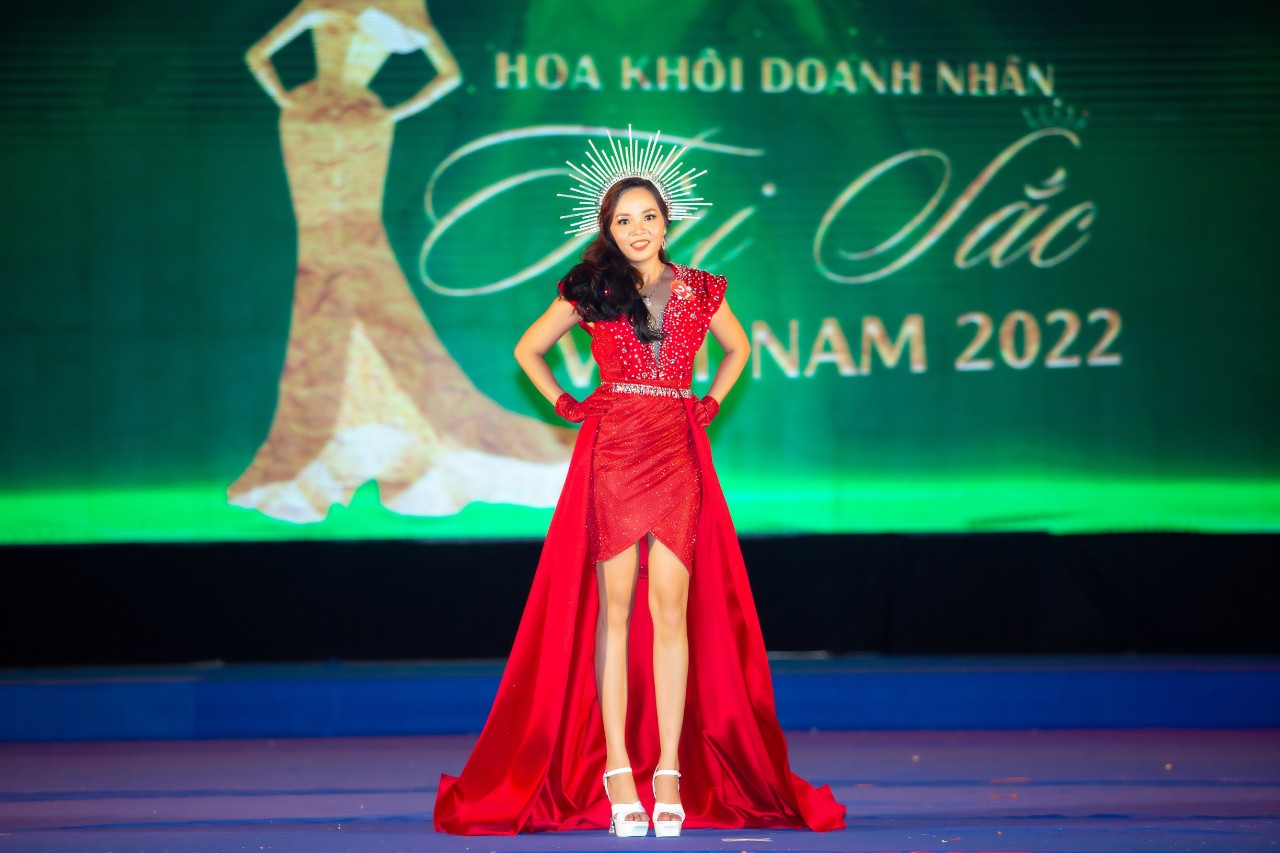CEO Nguyễn Hồng Thoa xuất sắc với Á Khôi 2 cùng 2 giải phụ tại Hoa khôi Doanh nhân Tài sắc Việt Nam 2022 - 4