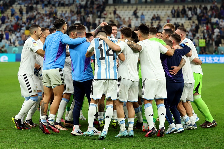 Từ nguy cơ bị loại, Argentina đi một mạch đến trận chung kết