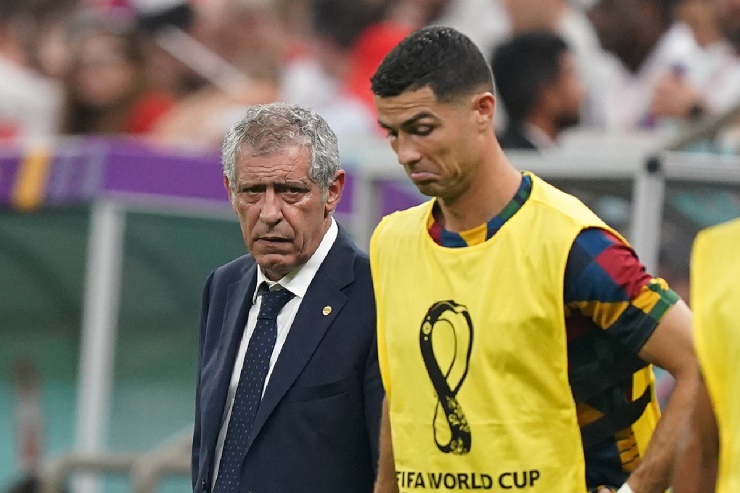 Nóng Bồ Đào Nha chính thức sa thải HLV Santos, mời Mourinho làm thầy Ronaldo - 1