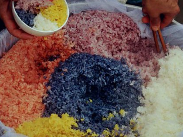 Ẩm thực - Xôi 7 màu vùng Tây Bắc làm từ những nguyên liệu gì, hương vị thơm ngon thế nào mà được tạp chí quốc tế ca ngợi?